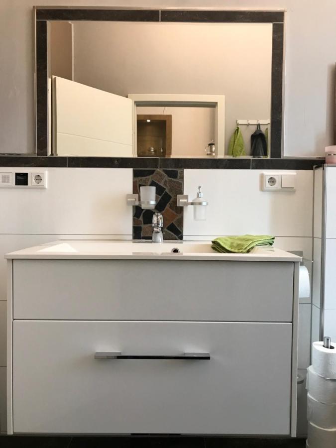Stadthaus Artur - Apartment Madrid Remscheid Buitenkant foto